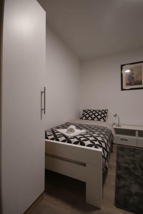 Apartman F&F Otočac Exterior foto